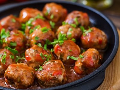 MEATBALLS IN TOMATO SAUCE