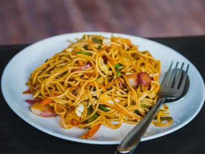 CHICKEN CHOW MEIN